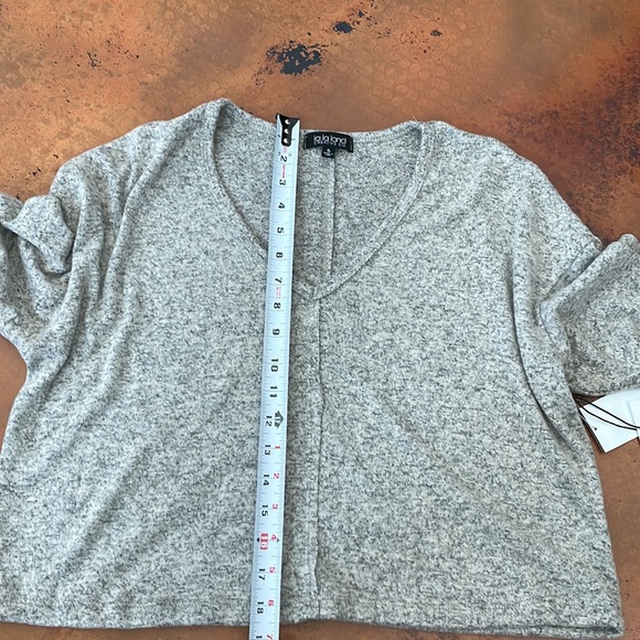 NWT. Womens super soft v-neck Color is Oatmeal. Size small.  Loose fit - Picture 7 of 7